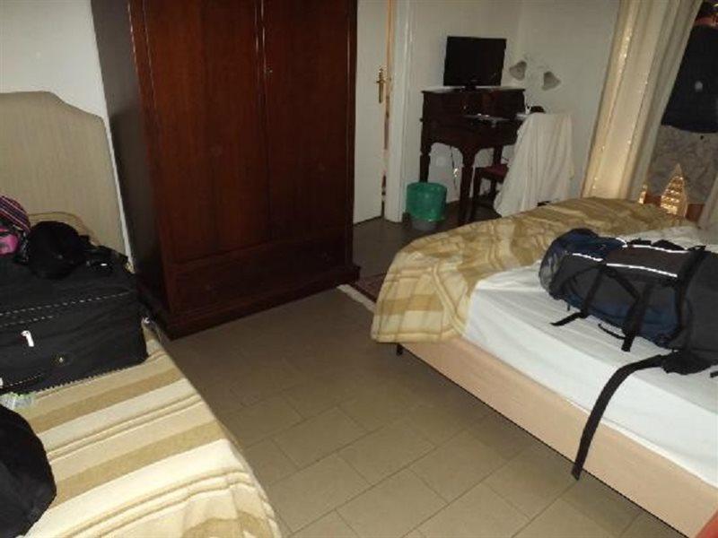 Tk Hotel - Ex Ares San Giovanni La Punta Kültér fotó