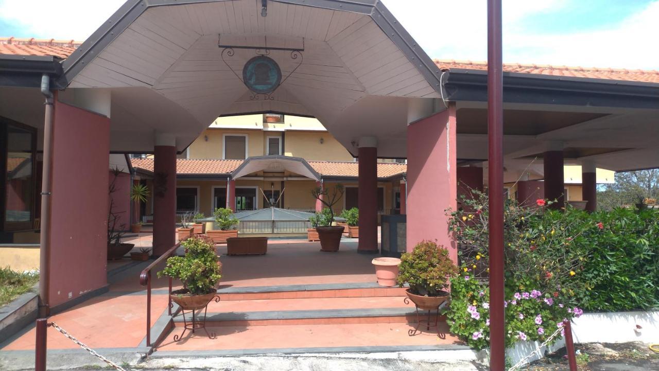 Tk Hotel - Ex Ares San Giovanni La Punta Kültér fotó