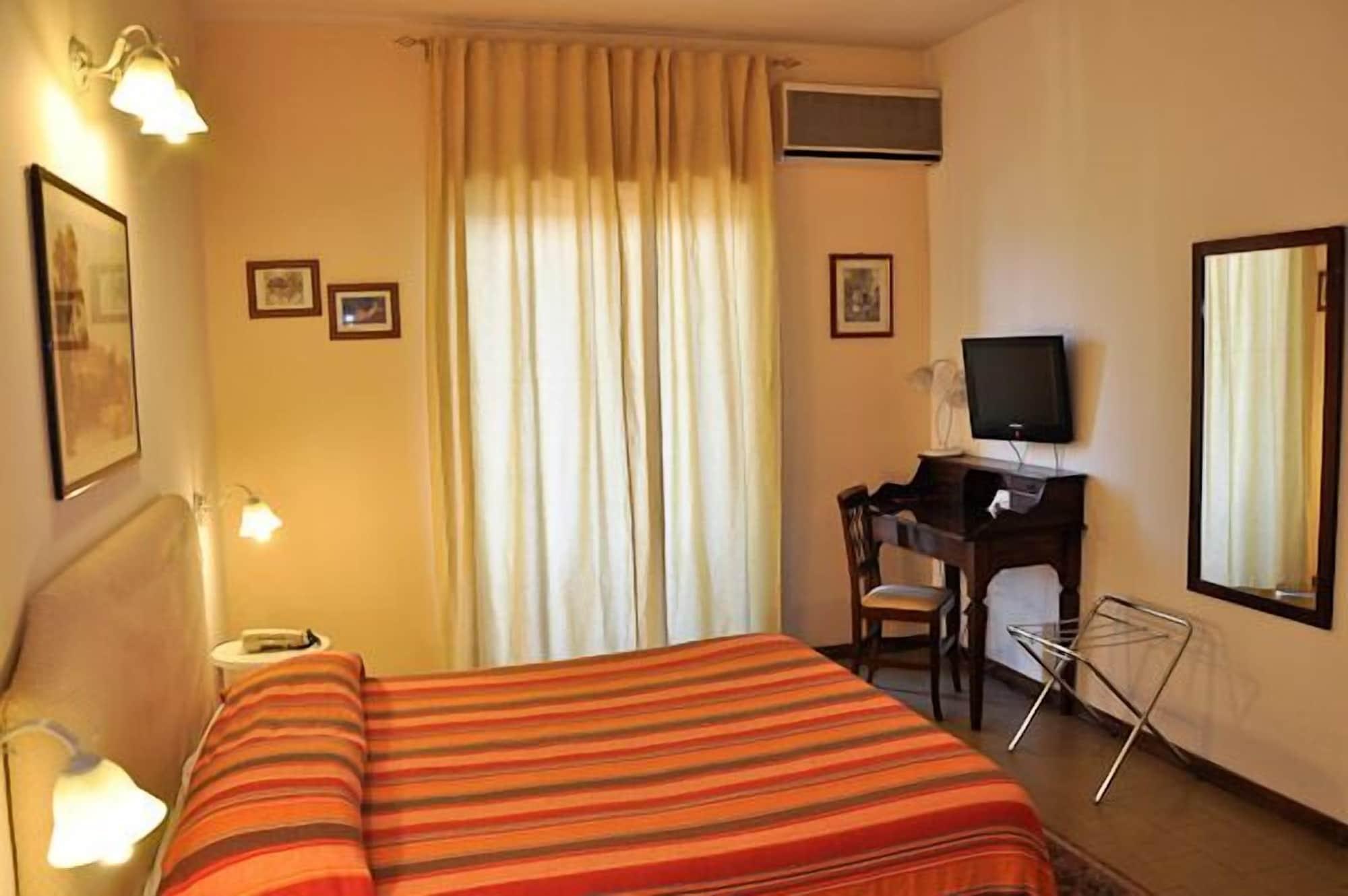 Tk Hotel - Ex Ares San Giovanni La Punta Kültér fotó