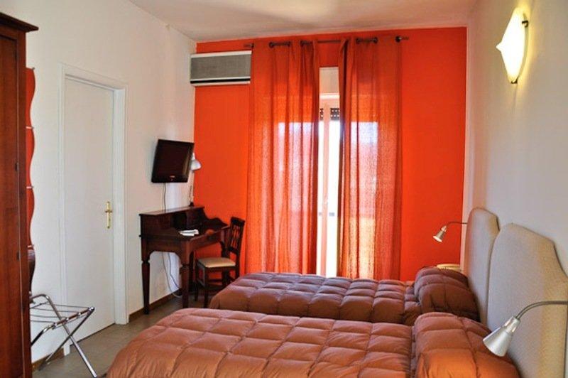 Tk Hotel - Ex Ares San Giovanni La Punta Kültér fotó
