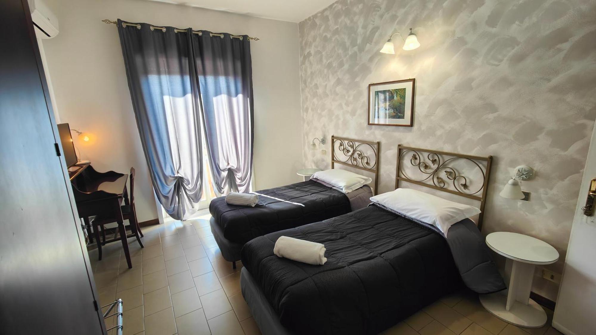 Tk Hotel - Ex Ares San Giovanni La Punta Kültér fotó